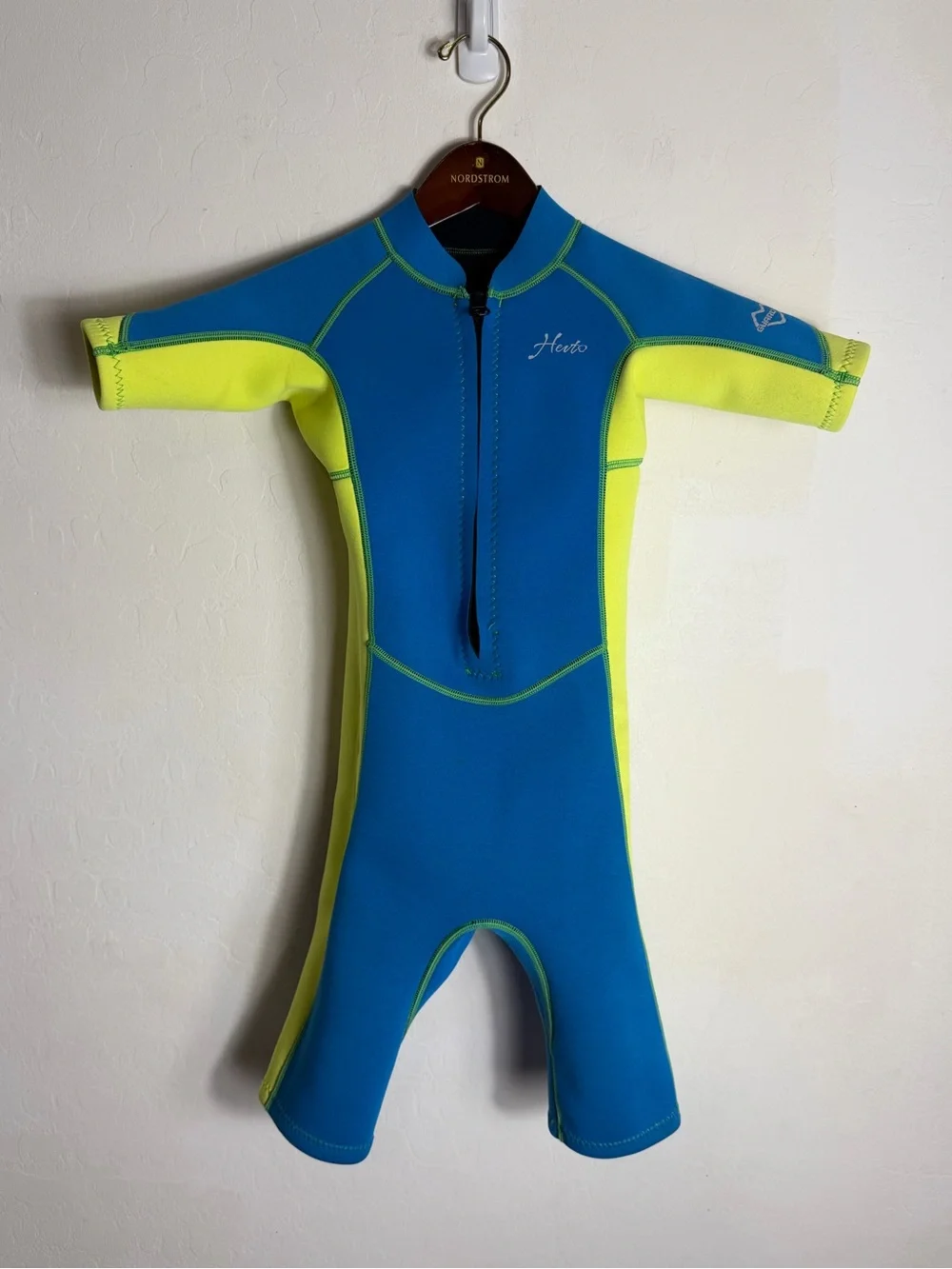 Hevto Kids Wetsuit Youth Size 10slim Shorty 2mm Neoprene Front Zip Short Sleeve